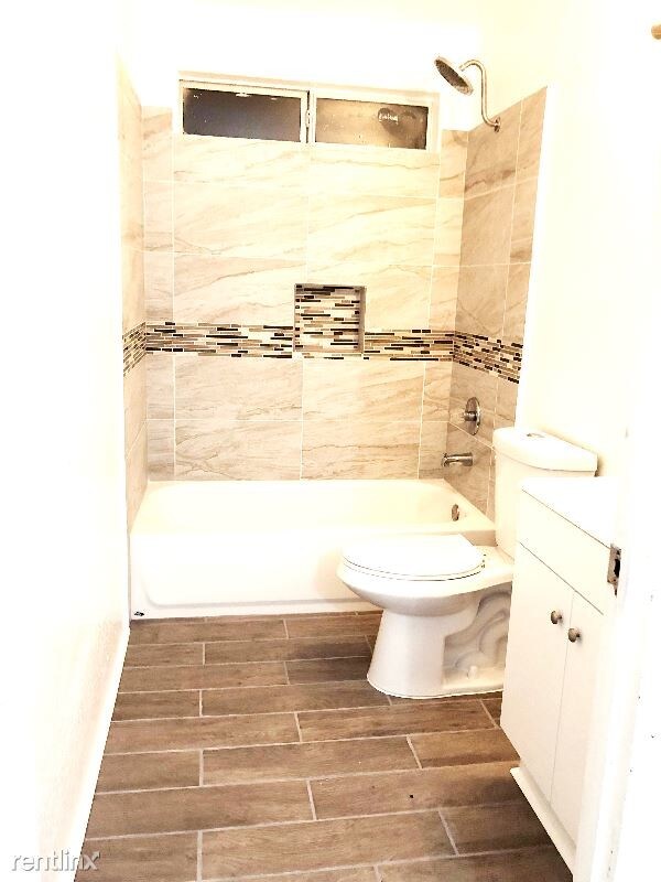 Building Photo - 3 br, 2 bath Apartment - 1631 E Vernon Ave