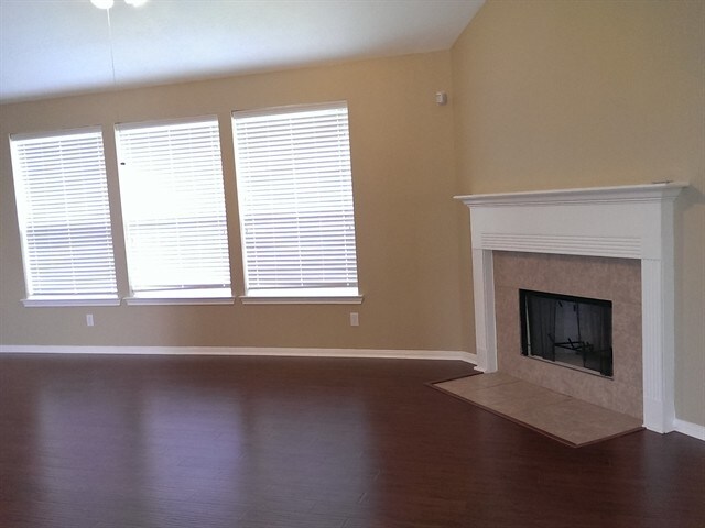 Foto del edificio - 25118 Auburn Terrace Dr