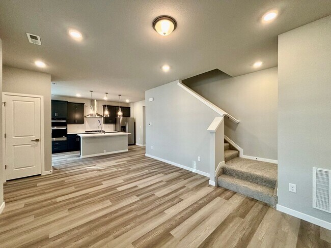 Foto del edificio - Spacious 4-Bed, 2.5-Bath New-Build in North Fort Collins
