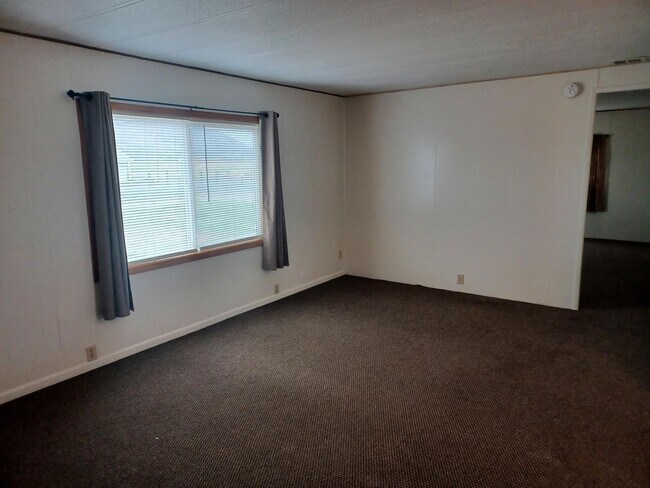 Foto del edificio - 8216 Homedale Rd