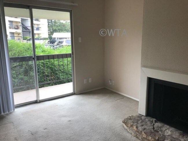 Building Photo - 2 bedroom in AUSTIN TX 78704