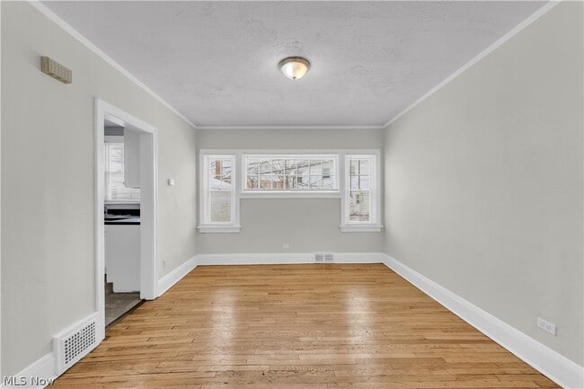 Building Photo - 3318 Milverton Rd