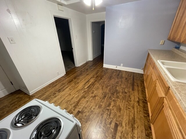 Foto del edificio - 932 Bell Ave
