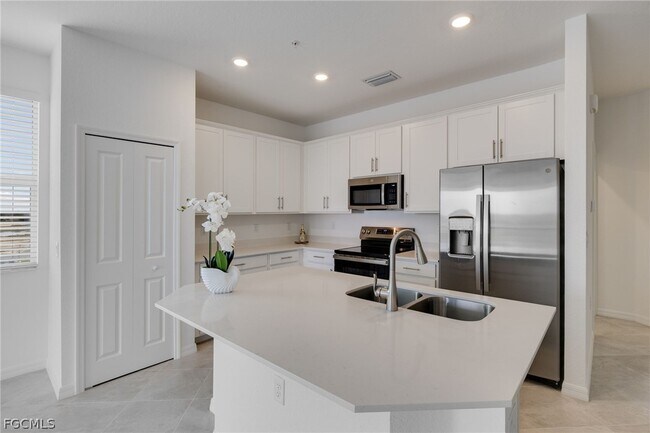 Foto del edificio - 15405 Grn Acrs Ave