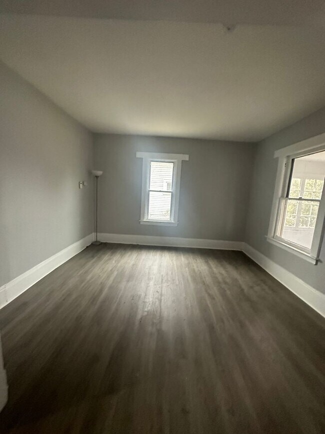 Foto del edificio - North Collinwood 4 bedroom single