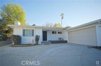 Building Photo - 890 Metro Dr