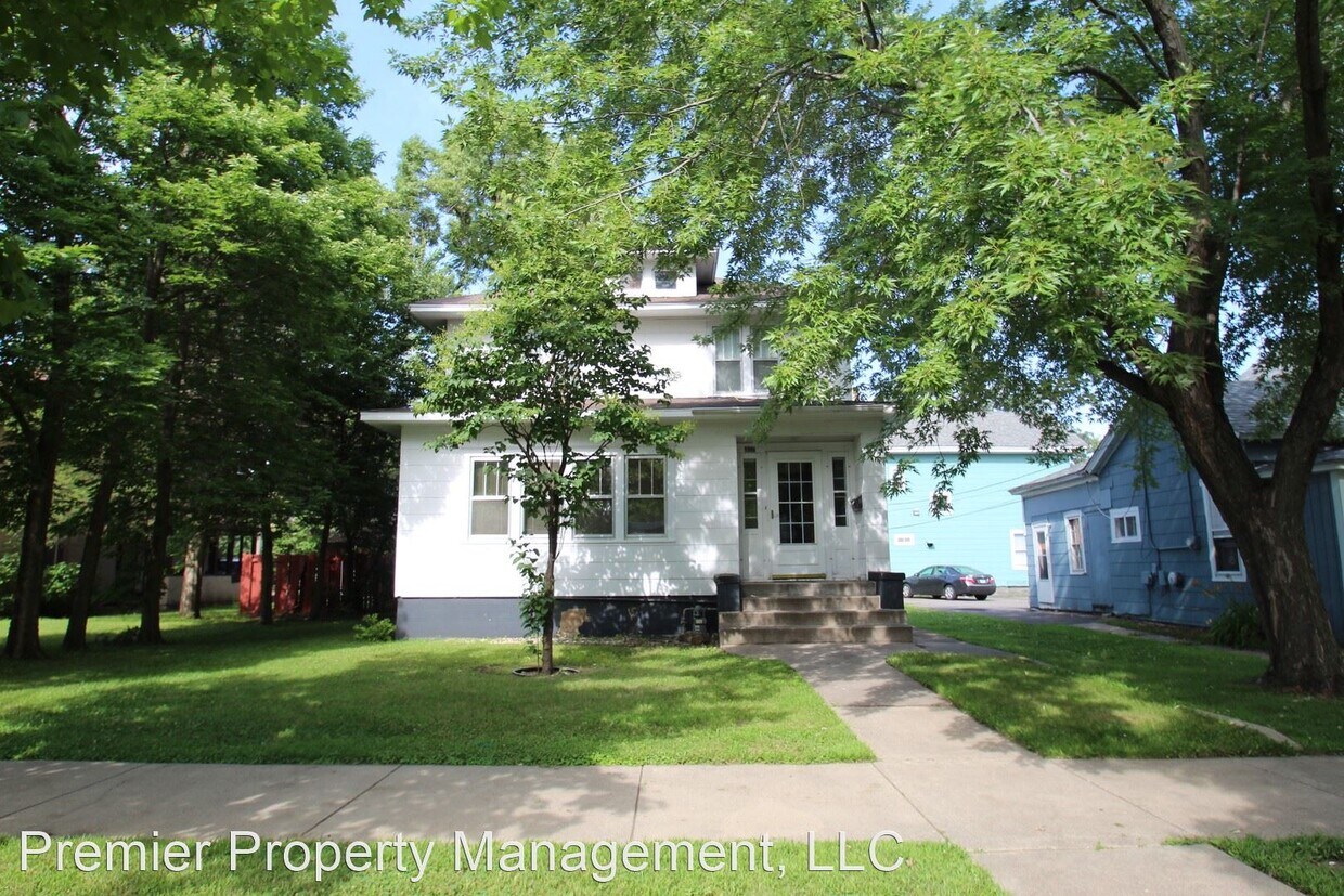 Primary Photo - 4 br, 3 bath House - 407 8th Ave S