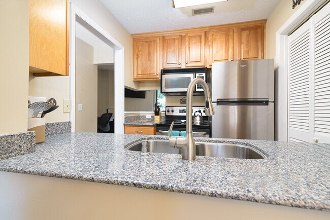Building Photo - Room in Townhome on Rust Wood Pl