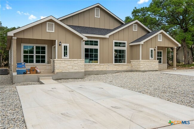 Foto del edificio - 2926 Puter Creek Rd