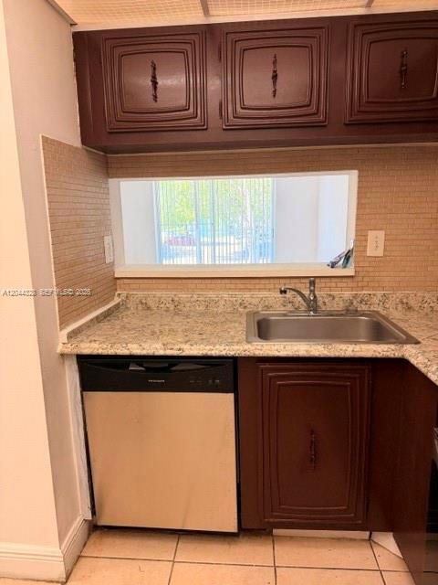Foto del edificio - 498 NW 165th St
