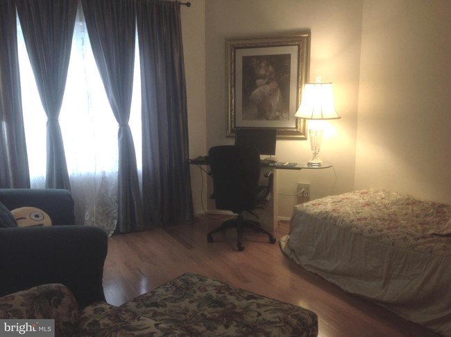 Foto del edificio - 1516 Summerchase Ct