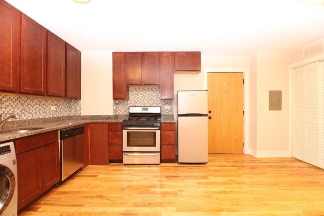 Foto del edificio - 553 W Arlington Pl