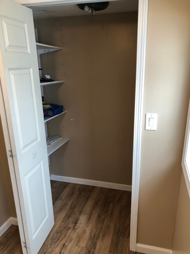 Building Photo - 177 Seymour St