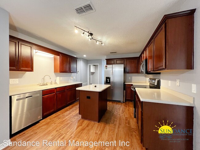 Building Photo - 4 br, 2 bath House - 237 Trish Drive