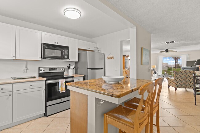 Foto del edificio - 1300 Seaway Dr