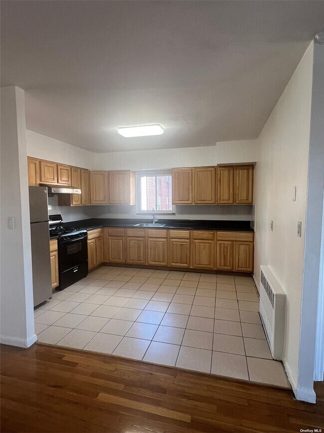 Foto del edificio - 43-12 213th St