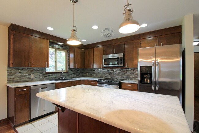 Foto del edificio - 4 Bedroom, 2 Bath Home in Pasco