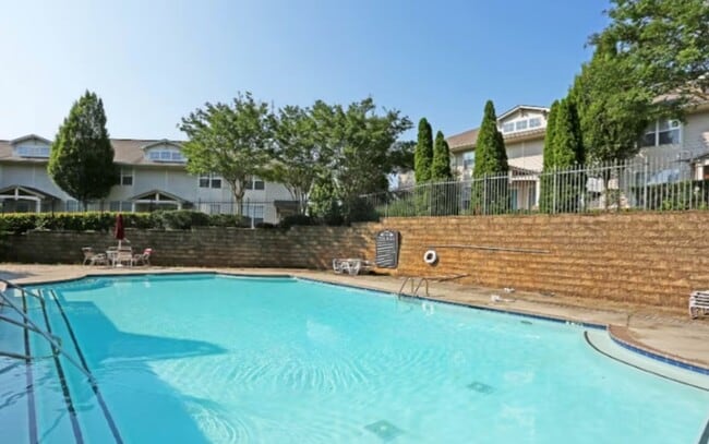 Building Photo - Towne at Lakewood Heights