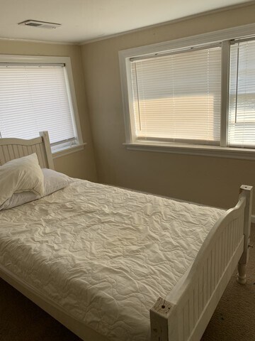 Building Photo - 521 E Wilson St