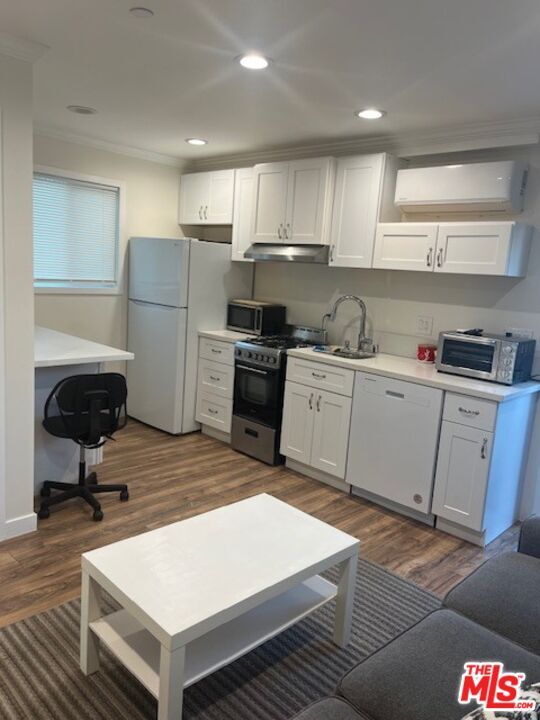 Foto del edificio - 15524 Sylvan St