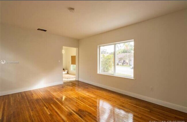 Foto del edificio - 1035 NW 47th St