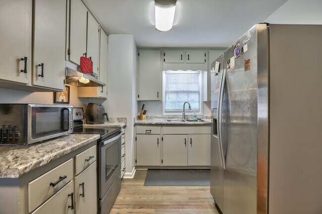 Foto del edificio - 2109 Scenic Rd