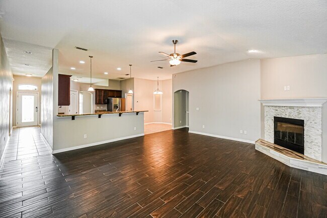 Foto del edificio - 4127 Sandhill Crane Terrace