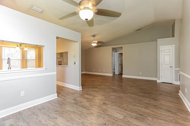 Building Photo - 8765 Hammond Forest Dr