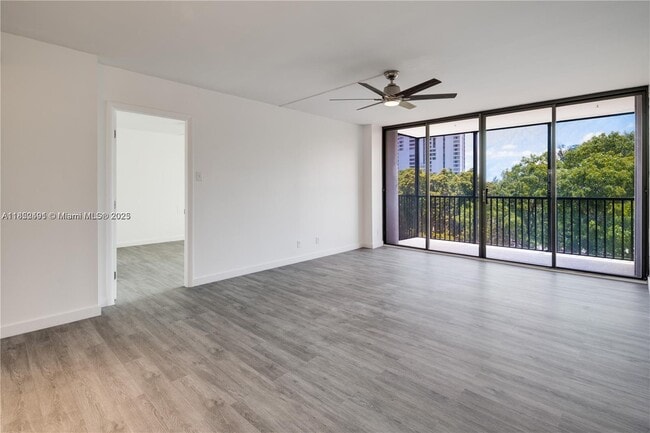 Foto del edificio - 3401 N Country Club Dr