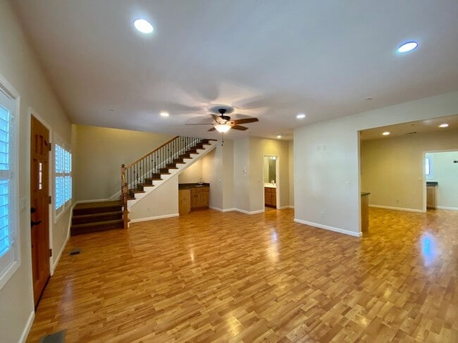 Building Photo - Beautiful Two Bedroom Napa Home
