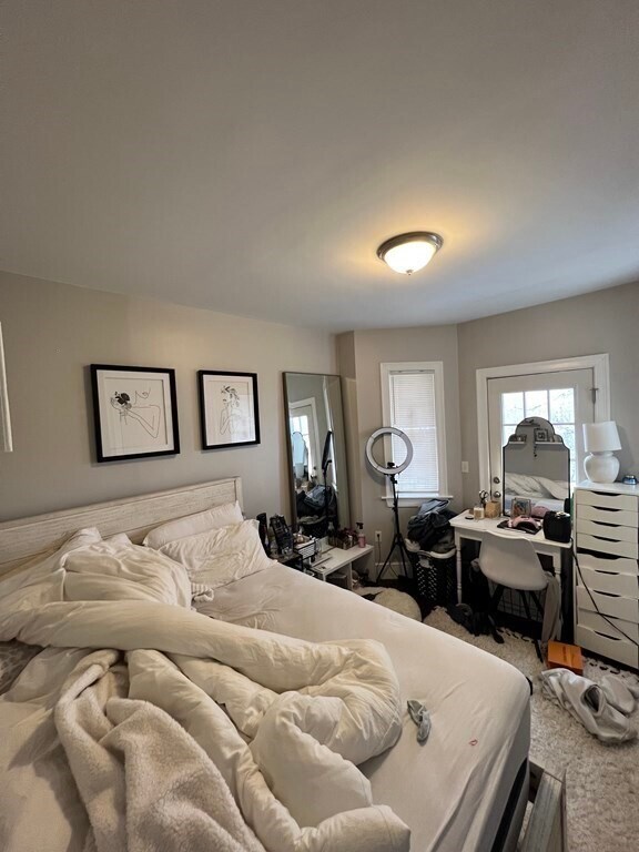 Building Photo - 209 E Cottage St