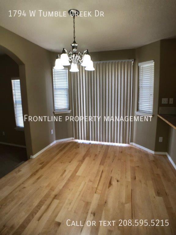 Foto del edificio - 1794 W Tumble Creek Dr