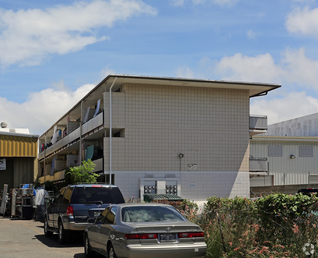 Building Photo - 954 Akepo Ln