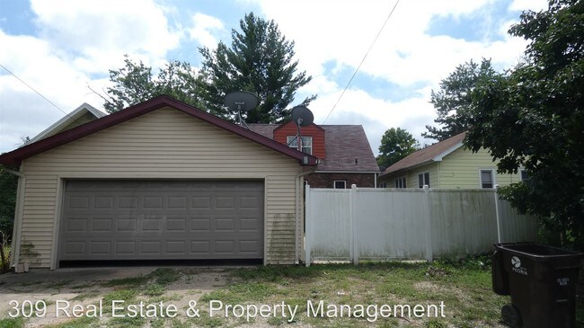 Building Photo - 3 br, 2 bath House - 1103 W McClure