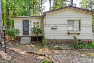 Building Photo - 34490 Virginia Dr