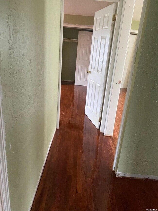 Building Photo - 450 Beach 68th St