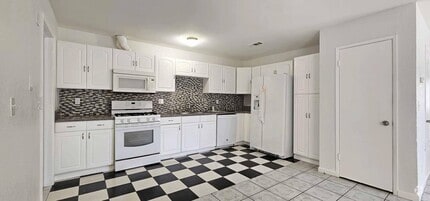 Building Photo - 68780 Arrowhead Rd