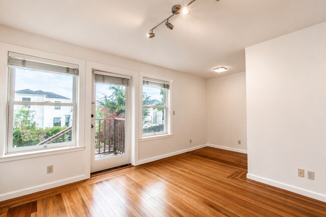 Foto del edificio - 2707 Jackson St