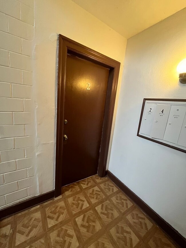 Photo - 1028 E 5th St Apartment