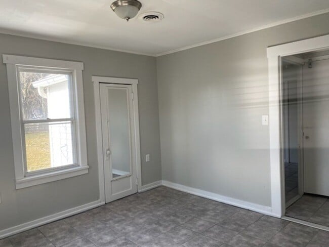 Building Photo - Updated 2BR Plain Local Ranch for Rent