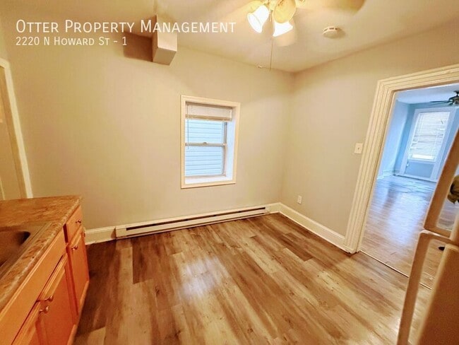 Foto del edificio - 2220 N Howard St