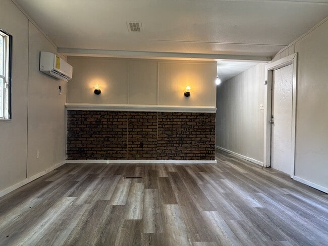 Building Photo - 3106 Orchard Dr