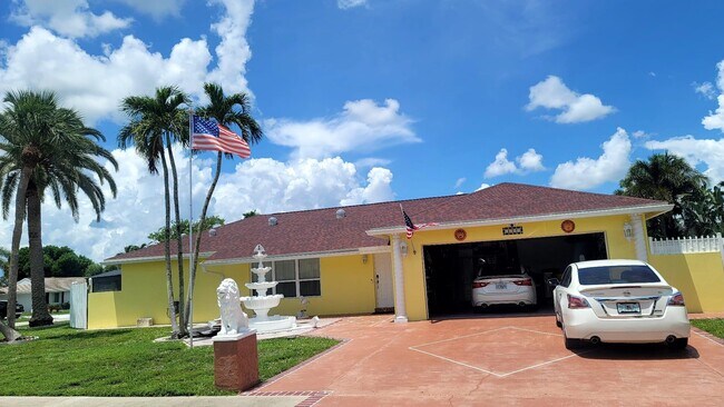 Foto del edificio - 1283 Larch Way