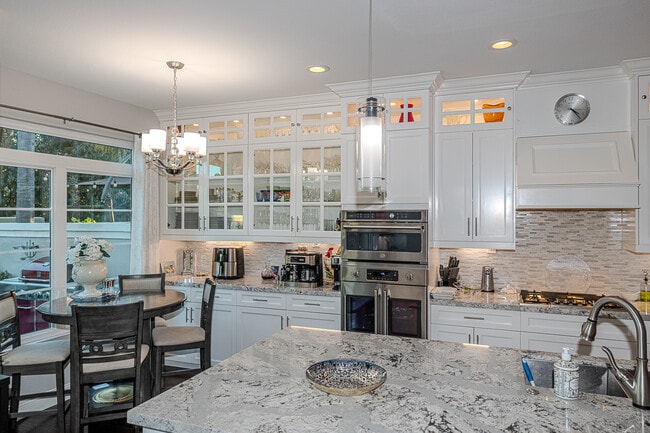 Foto del edificio - 4623 Da Vinci St