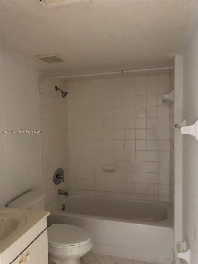 Building Photo - 1270 SE 31st Ct