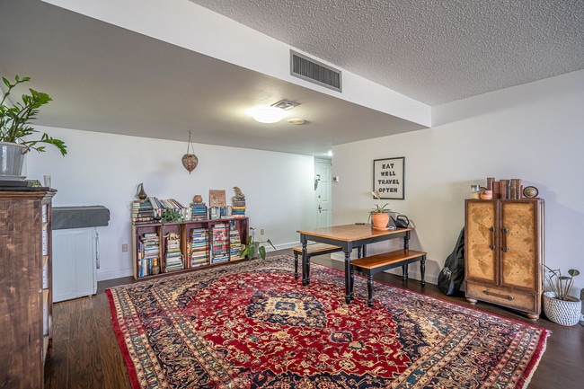 Building Photo - 5600 N Flagler Dr