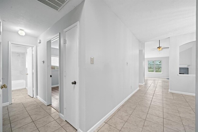 Building Photo - 14915 Dunster Ln