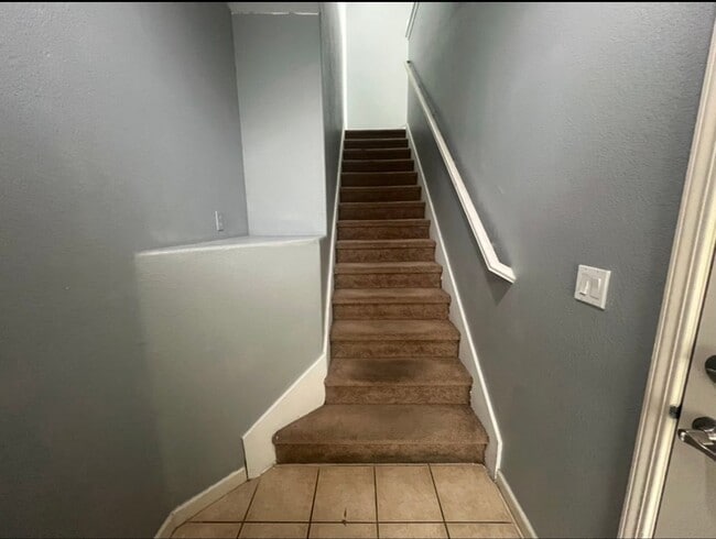 Building Photo - ***JUST REDUCED!!!*** Desirable Clovis Con...