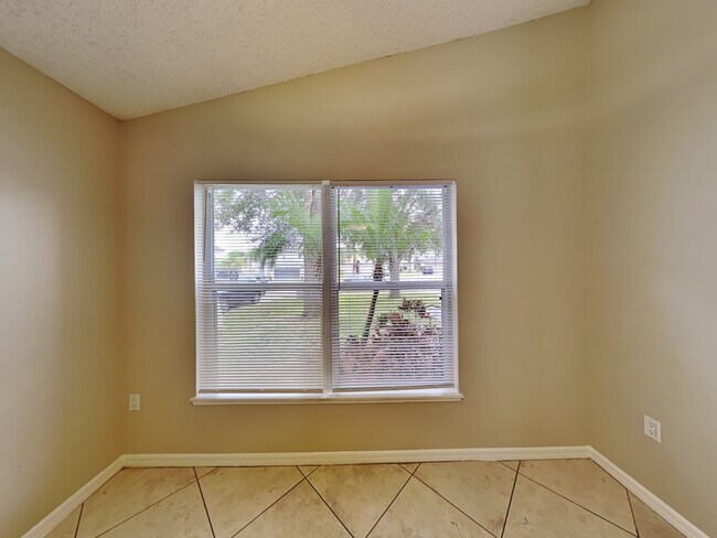 Building Photo - 16015 Buxley Ct