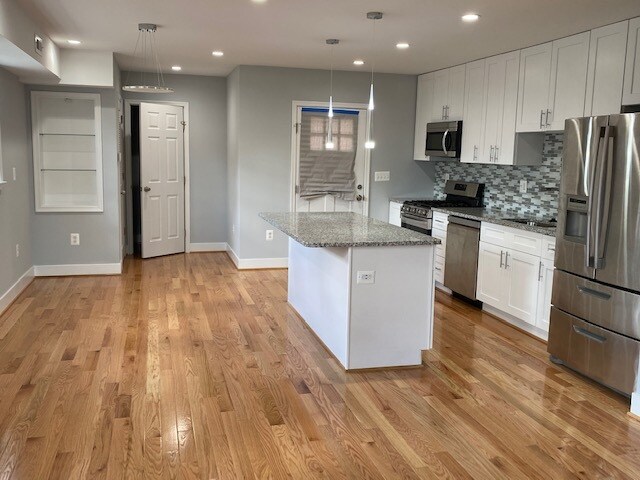 Ktichen / Dining Combo - 1522 C St NE